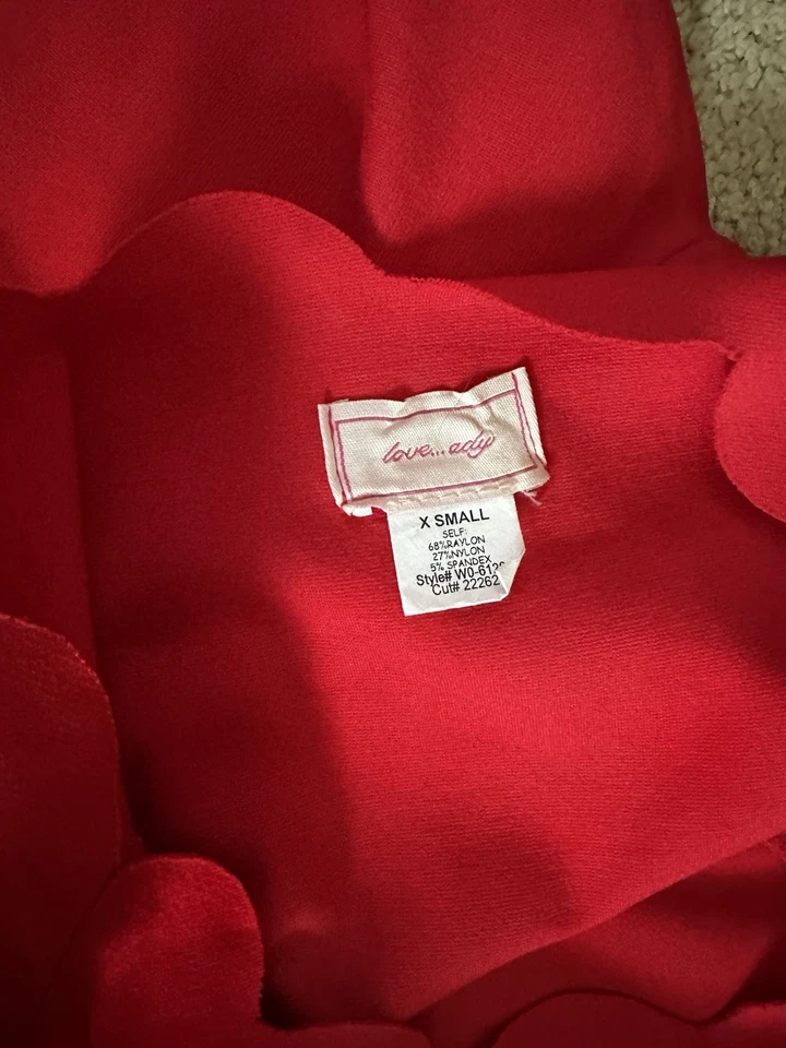 Vestido rojo adolescente preadolescente niña joven adulto pequeño mujer Foto 4 de 4