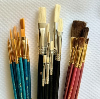 Set of (28) Lowe Cornell, Royal & Langnickel and Unbranded Paint Brushes.  NEW.