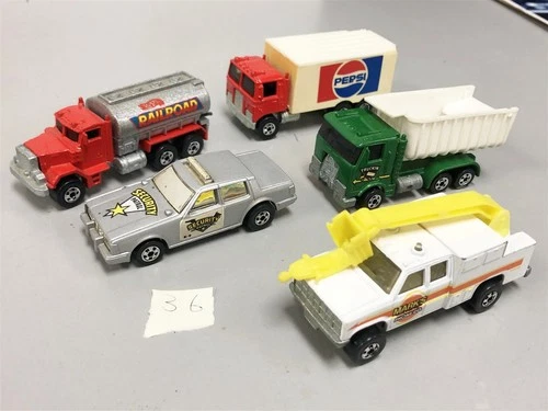 VINTAGE 1970s HOT WHEELS VEHICLE COLLECTION NEAR MINT TO MINT LOT #36