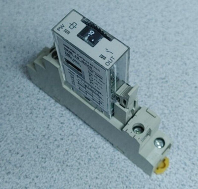 OMRON H3RN-11 TIMER RELAY BLOCK w/ BASE 24VAC 0.1m-10h NEW!! WOW!! READ!!