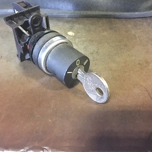 Klockner Moeller 2 Way Key Selector Switch, 1 Auxiliary Contact, EK10