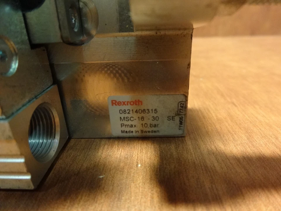 Rexroth pneumatic linear guide MSC 16-30 0821 4063 15 - Image 2 of 2