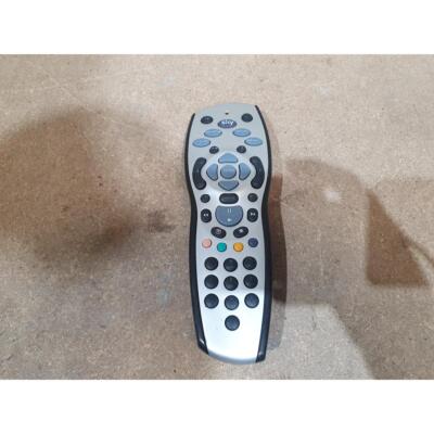 Sky URC1671-00R01 Fernbedienung schwarz & silber kabellos Handheld für HD TV Box