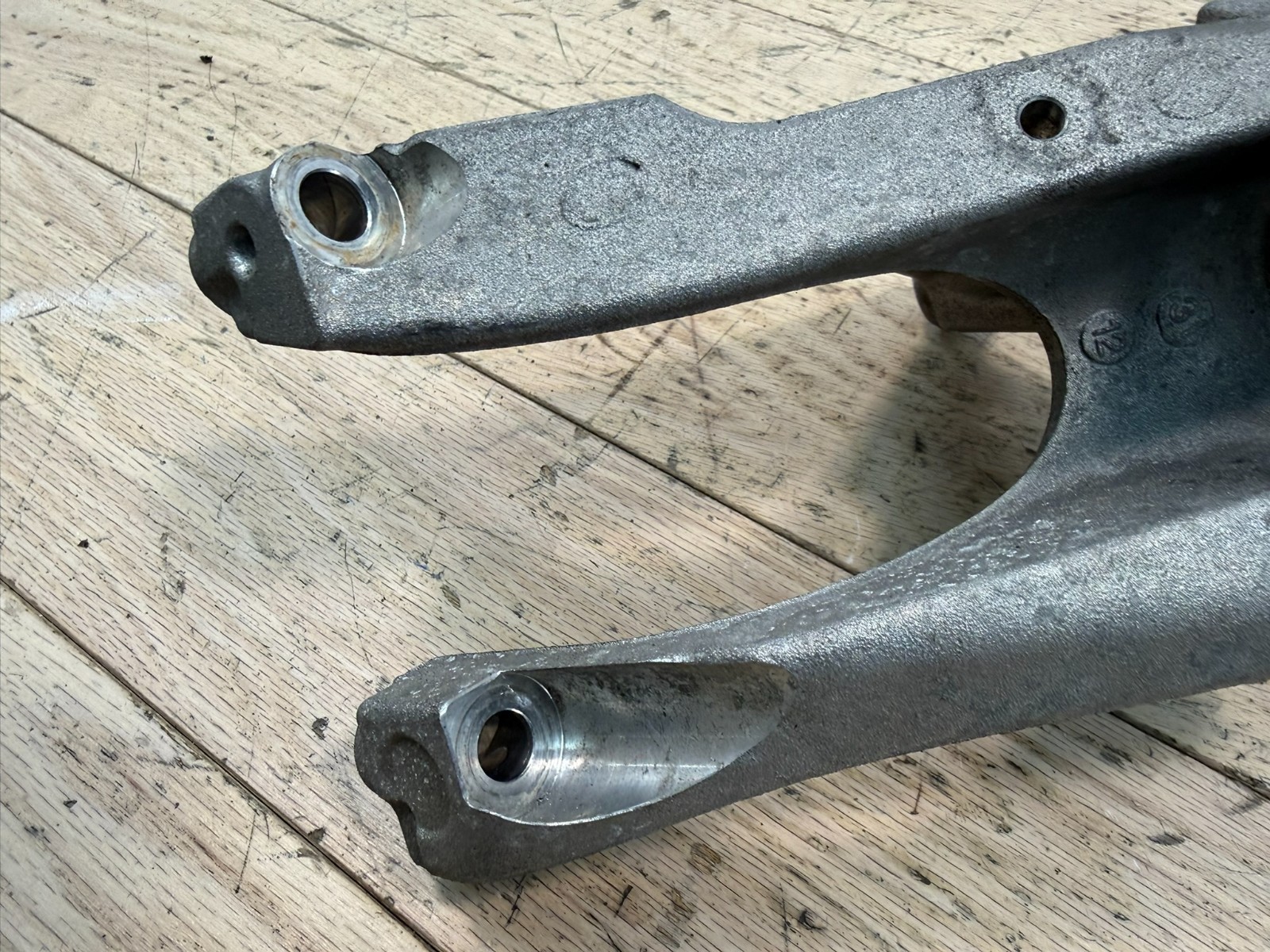 2013 BENTLEY CONTINENTAL GT 4.0L OEM LEFT SIDE ENGINE MOUNT 3W0199307H