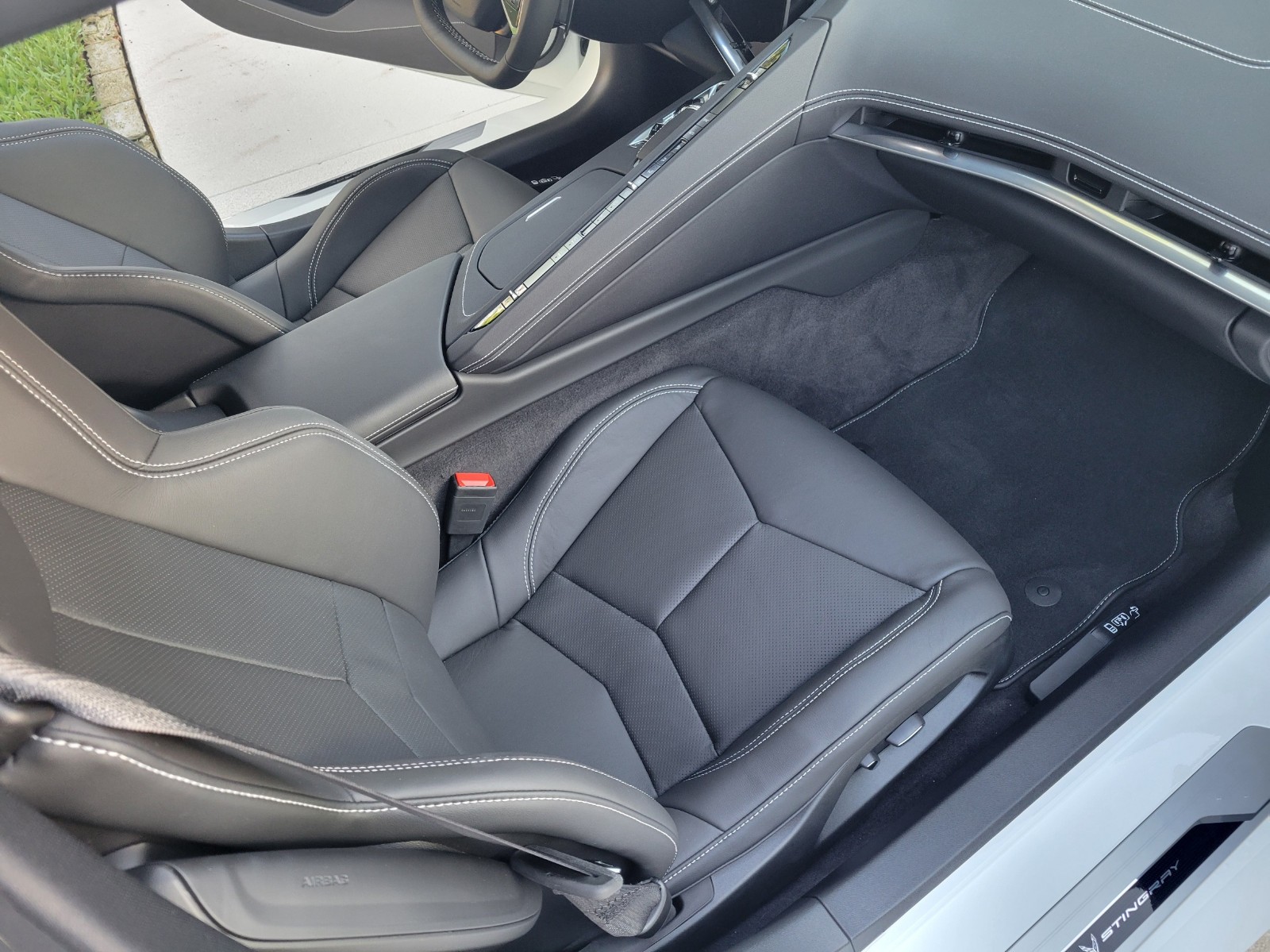 2023 White Chevrolet Corvette   | C8 Corvette Photo 6