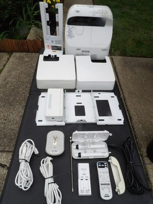 Epson BrightLink 595Wi WXGA 3300 ANSI Interactive Ultra Short Throw HDMI