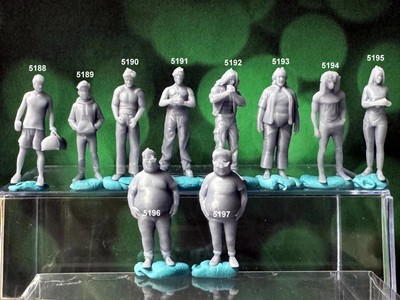 1:64 Figures  - For Dioramas Miniature Figures 164 Street Folks 2 Doublegdiecast