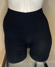 YUMMIE SEAMLESS SHAPING SHORT UNDERWEAR BLACK YT6-525 SMALL / MEDIUM NEW