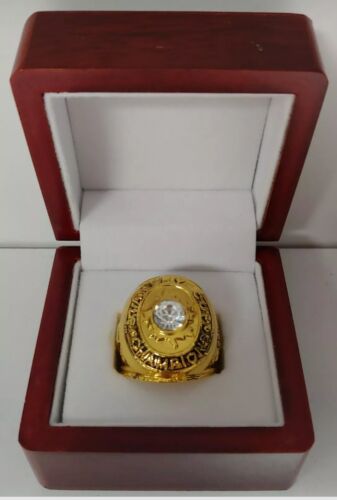 Toronto Maple Leafs - 1967 Stanley Cup Ring With Wooden Display Box - Picture 1 of 4