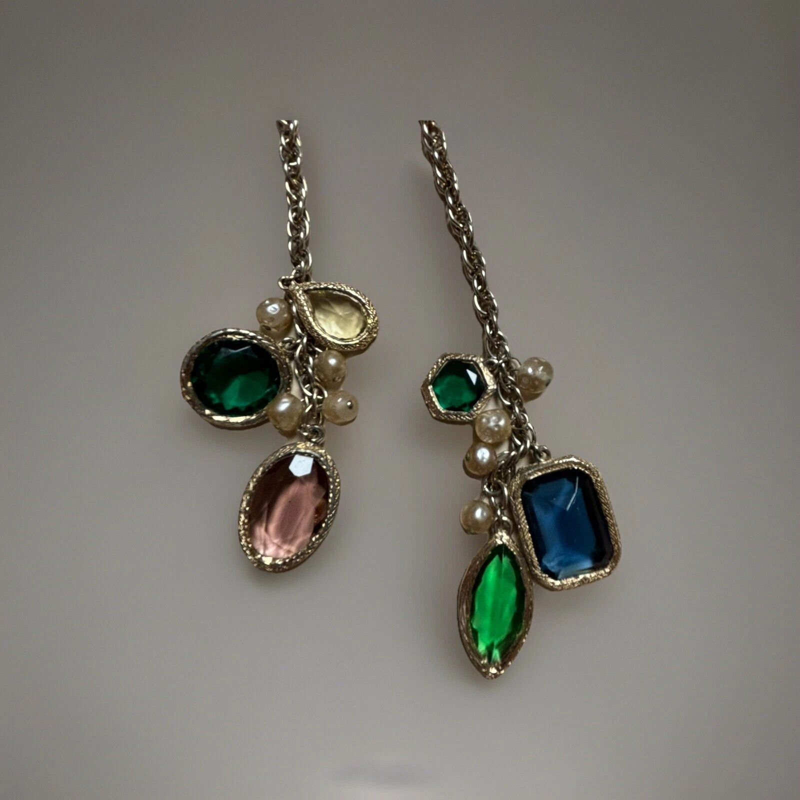 VETEMENTS Collana con ciondolo aperto in cristallo e perle vintage