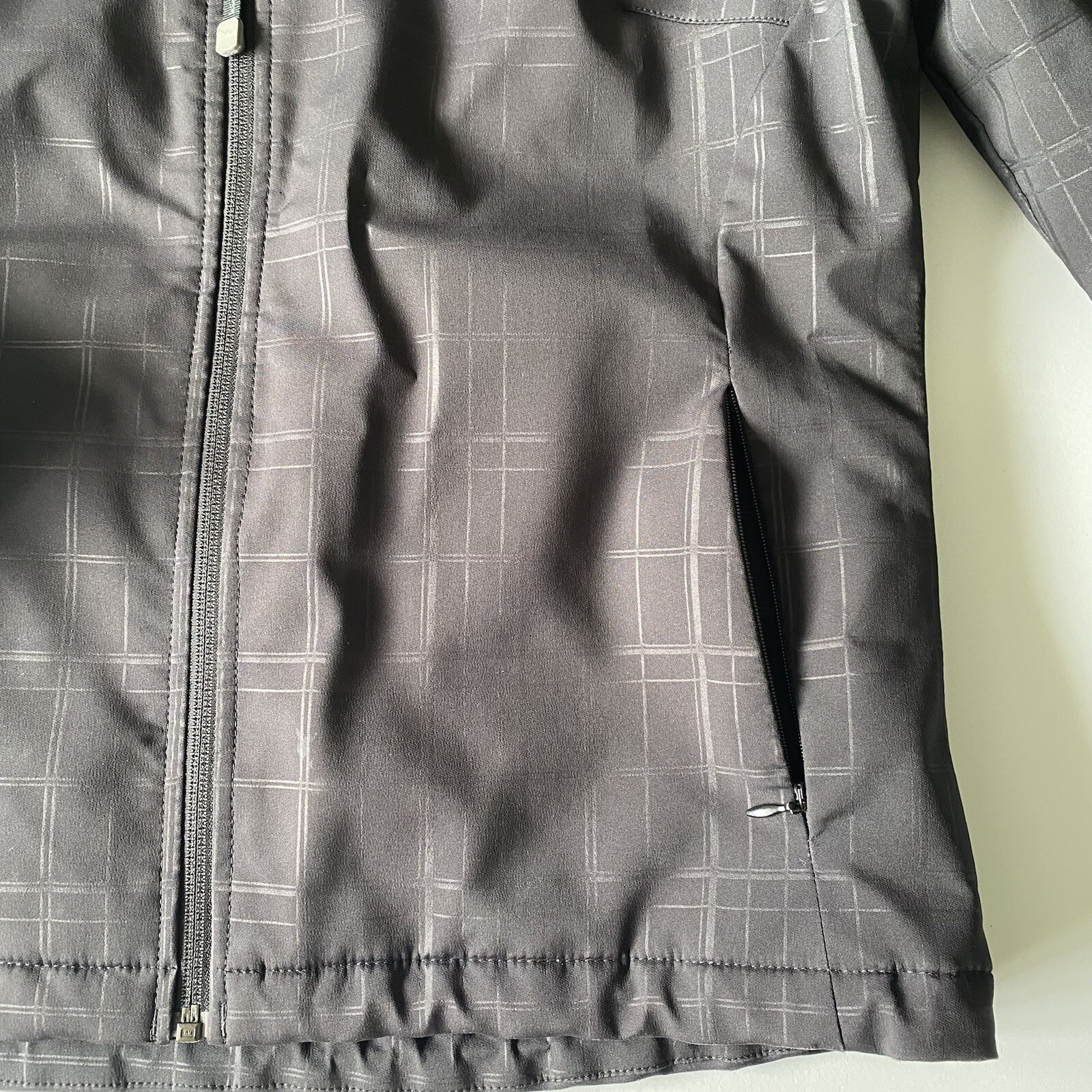 Wind River black winter jacket - image 3