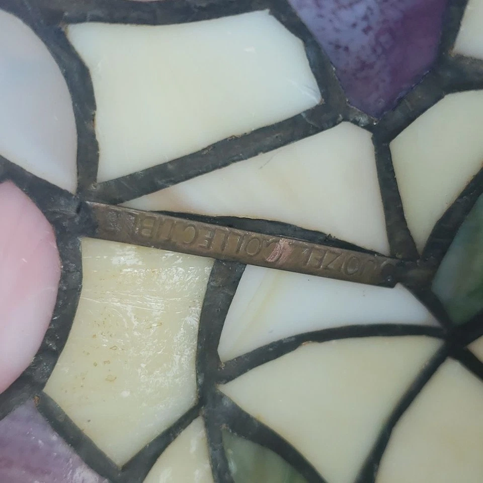 Vintage Quoizel Collection Tiffany Style stained glass lamp shade - Image 4 of 4