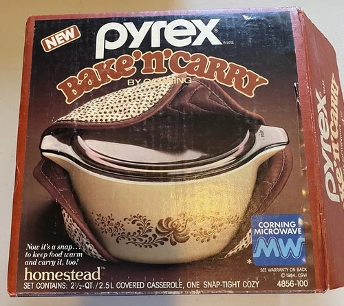 Vtg Pyrex Bake 'n' Carry – Homestead pattern Lidded Casserole Dish NIB #4856-100