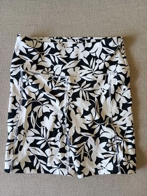 Lands End Womens Size Small Black Floral Athletic Pocketed Bike Shorts