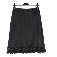 VTG VANITY FAIR Smooth NYLON Black WIDE FLORAL LACE HEM A-Line HALF SLIP Sz M