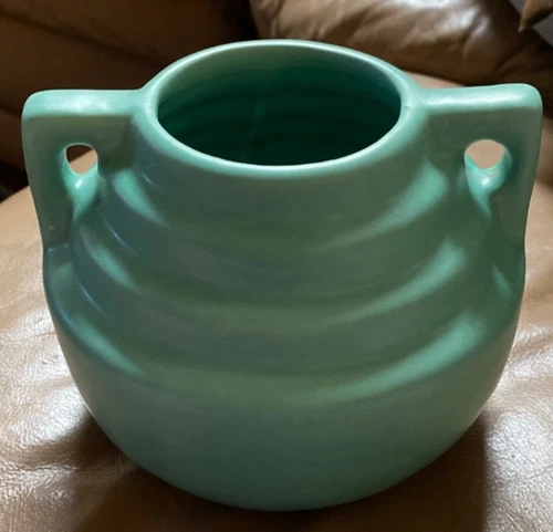Vintage Bauer Pottery step vase green matte finish, perfect shape from the 50's
