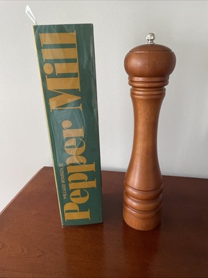 William Bounds NIB Walnut Wood Pepper Mill Grinder Adjustable Coarseness 12  New