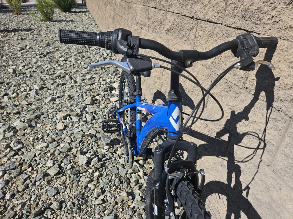 Mountain bike Diamondback Cobra 24" infantil juvenil suspensão dianteira MTB - Azul - Imagem 2 de 4