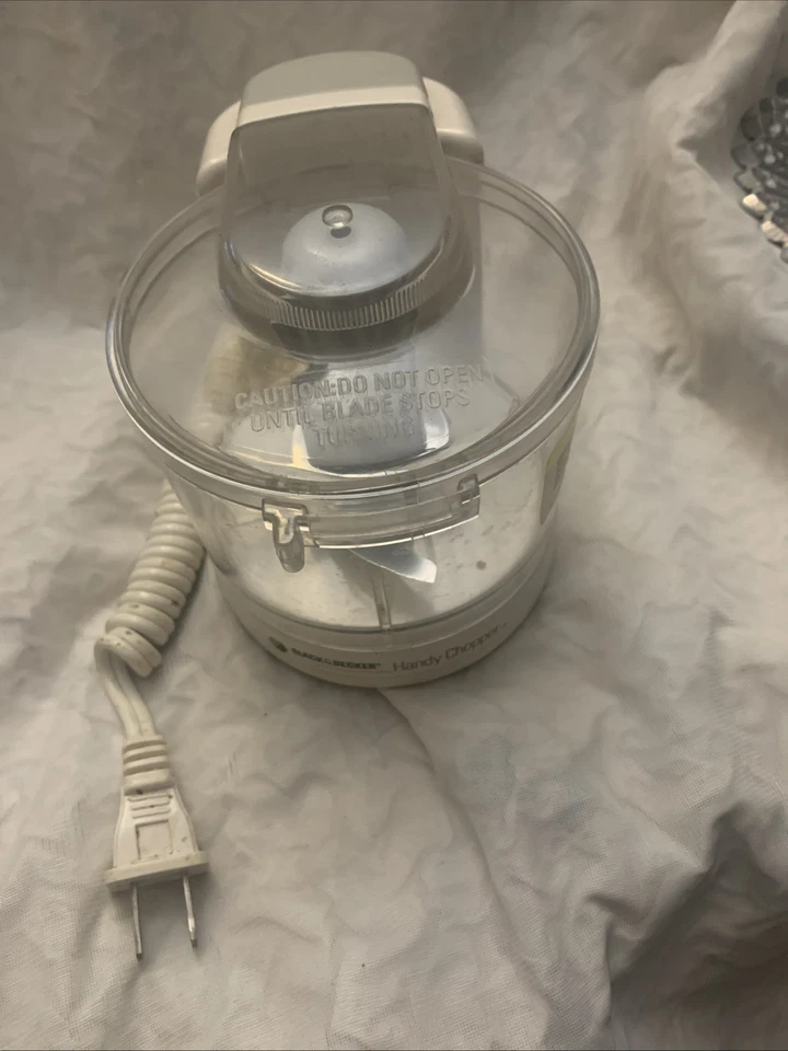 Black & Decker Handy Chopper Plus HC3000 1.5 Cup Electric Mincer Chopper - Image 3 of 4
