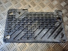 Mercedes-Benz CLA C117 X117 W117 2017 Vorne Batteriegestell A2465460078 ATV23809