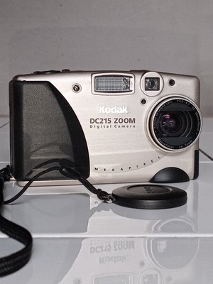 Kodak DC215 Zoom 1.0MP Digital Camera Millennium Edition  w/ 4MB Memory Card
