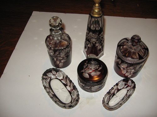 GORGEOUS 6 PC. CRANBERRY CASED GLASS CUT-TO-CLEAR DRESSER SET c. 1900 - Picture 1 of 6