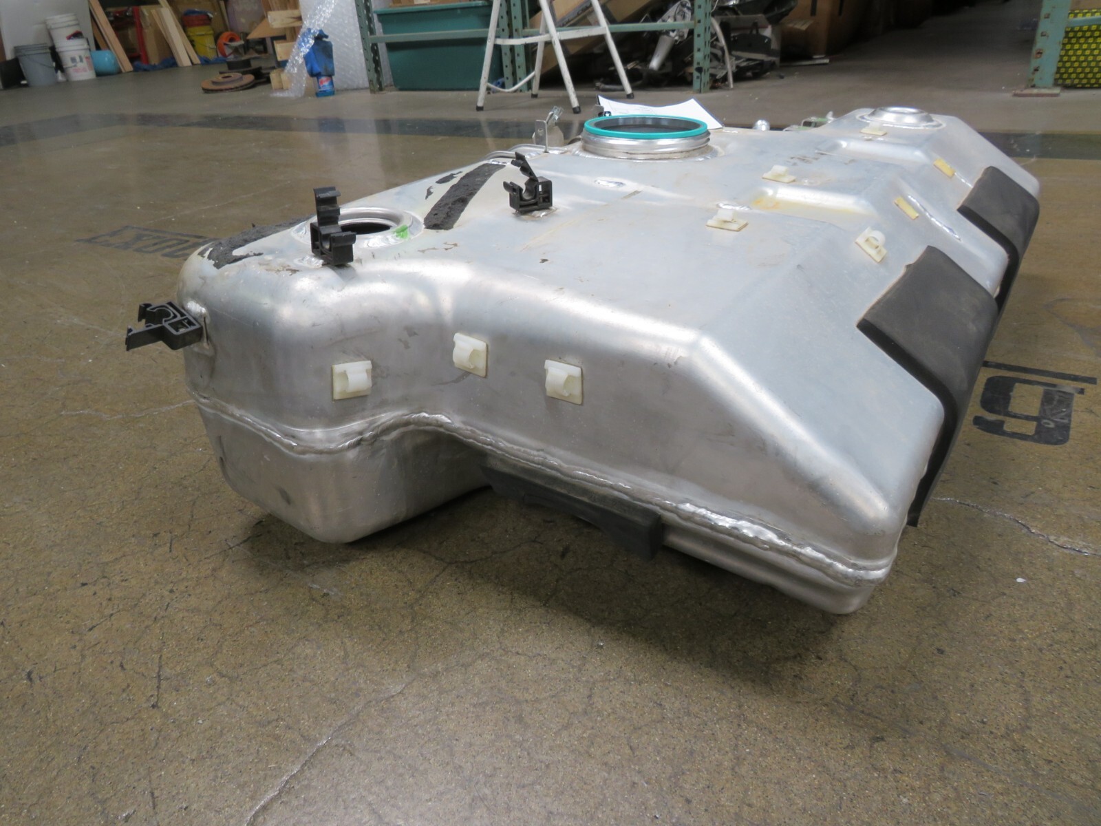 Maserati Granturismo Cabrio Convertible, Spider, Fuel Tank, Used, P/N 246498
