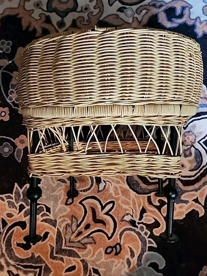 Wicker Ratten MCM Stool With Wrought Iron Legs Plant Stand Rare! Foto 3 de 4