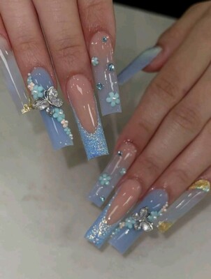 24 Stck. lange quadratische künstliche Nägel tragbar mit 3D-Schmetterlingen & Strass...