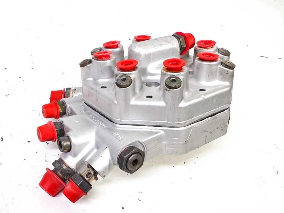 Distribuidor de inyección de combustible Bosch 72-80 Mercedes R107 450SL W116 450SE 0438100041 Foto 4 de 4