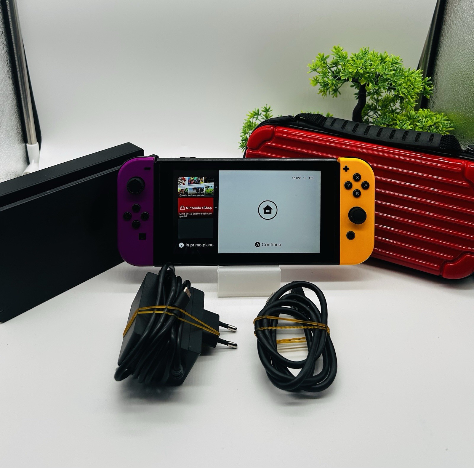 Nintendo Switch V2 Gialla/Fucsia + Dock + Caricatore + HDMI + Custodia