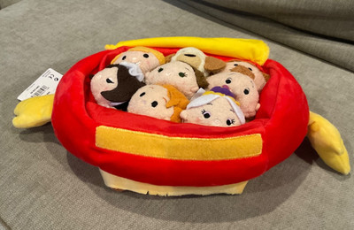 NEW DISNEY STORE BEAUTY BEAST TSUM TSUM HUMAN AGAIN FOOTSTOOL PLUSH 8 MINI DOLLS