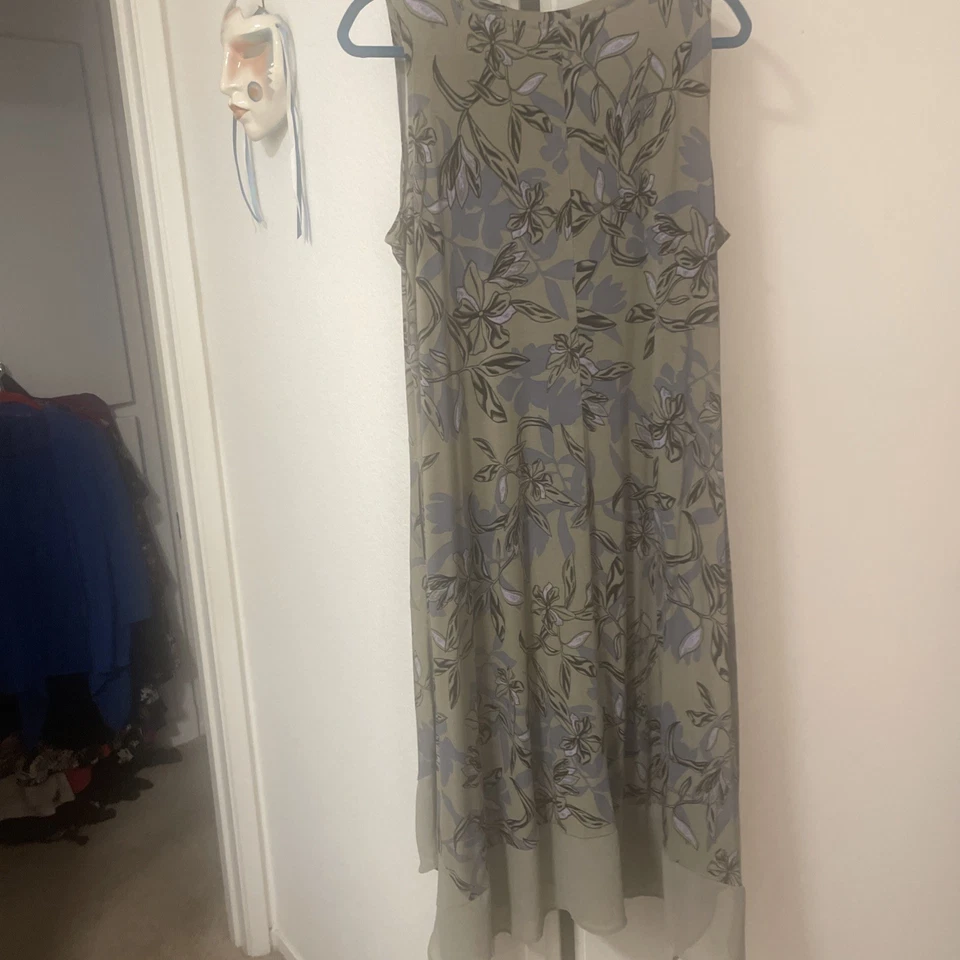 Pretty LOGO By Lori Goldstein Light Green Midi Floral dress size XL - Image 4 of 4
