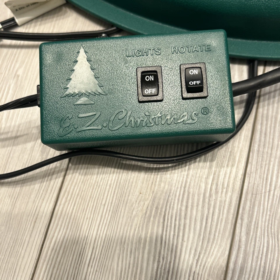 EZ ROTATING CHRISTMAS TREE STAND ROTATES FULL 360 DEGREES-2 OUTLETS FOR LIGHTS - Image 2 of 4