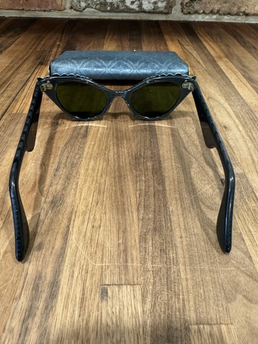 Vintage Blue & Gray Sunglasses Cat Eye, Striped Lucite, Etched Trim 1950s w/case - Picture 6 of 13