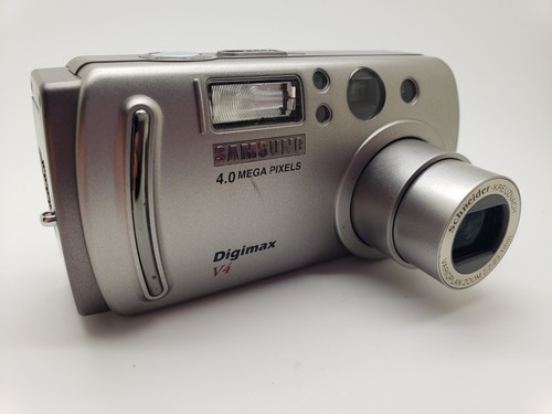 VGC Working Retro Samsung Digimax V4 4.0MP Silver Digital Camera 3UKPOST
