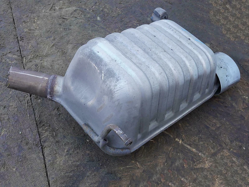 2005 - 2011 Mercedes Benz Slk Class R171 Exhaust Muffler Left Driver Side Rear Foto 4 de 4