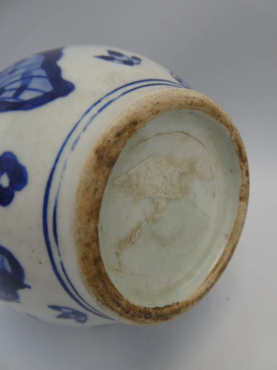 CHINESE HAND PAINTED BLUE BUTTERFLIES POTTERY CERAMIC GOURD VASE