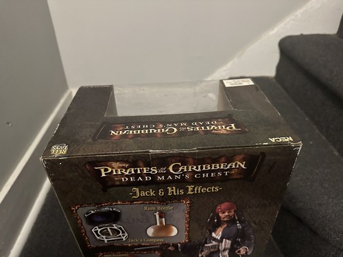 Captain Jack Sparrow NECA Pirates Of The Caribbean 18" Figure. - Picture 13 of 15