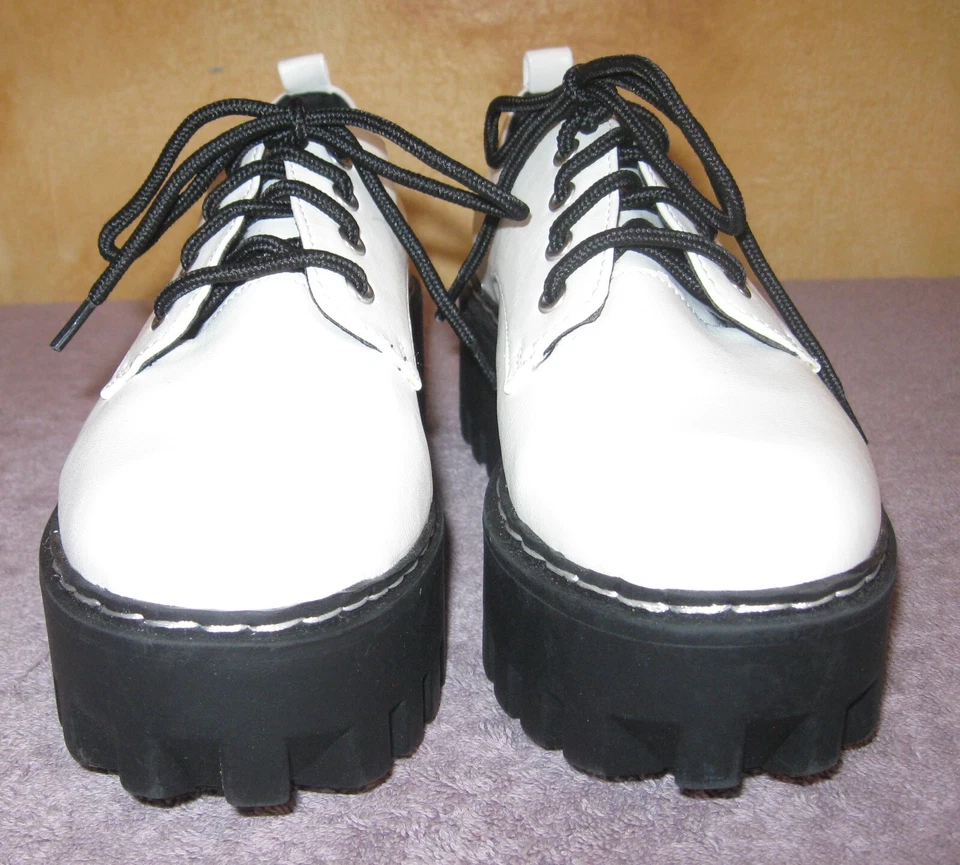 Platform BAMBOO Staging-31 Women’s White Tied Oxford Shoes; #41639; Size 7.5 - Image 2 of 4