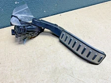 03 04 05 06 07 08 09 10 PORSCHE CAYENNE ACCELERATOR GAS PEDAL W/ SCREWS