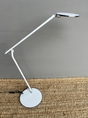 Fabelhafte neue HumanScale Infinity kommerzielle Schreibtischlampe Arbeitslampe