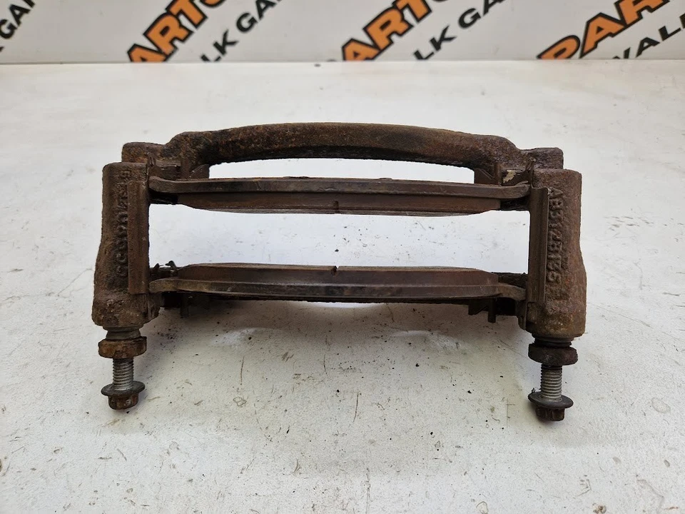 2012 FORD RANGER LIMITED 3.2 TD LEFT FRONT BRAKE CALIPER CARRIER BRACKET - Image 4 of 4