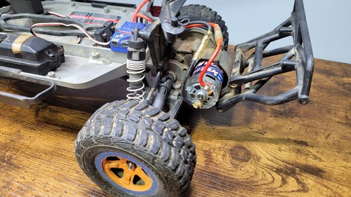 Traxxas Slash 2x2 Cepillado XL-5 ~ Sin probar / Piezas como están ~ ¡Coche de proyecto! - Imagen 10 de 17