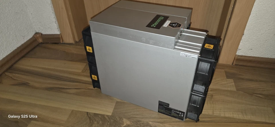 Bitmain Antminer S19k Pro ASIC Miner - Bild 2 von 3