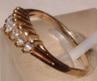 Gorgeous Vintage 14K Yellow Gold Small Diamonds Ring