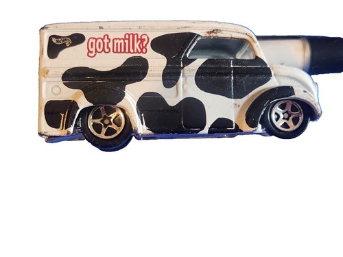 Hot Wheels 2010 RLC Rare Employee Holiday Car Christmas Mattel