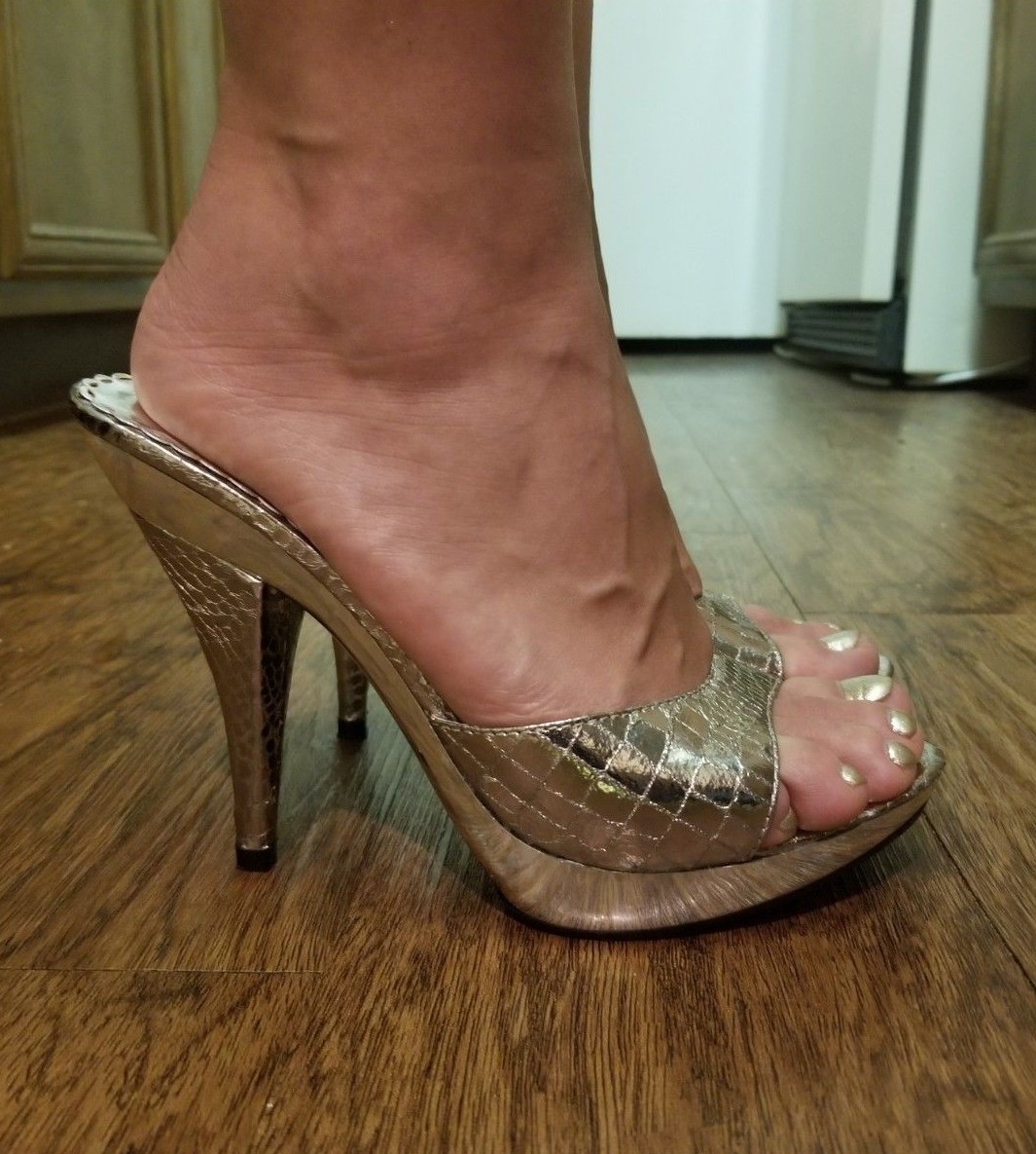 Picture 4 of 12