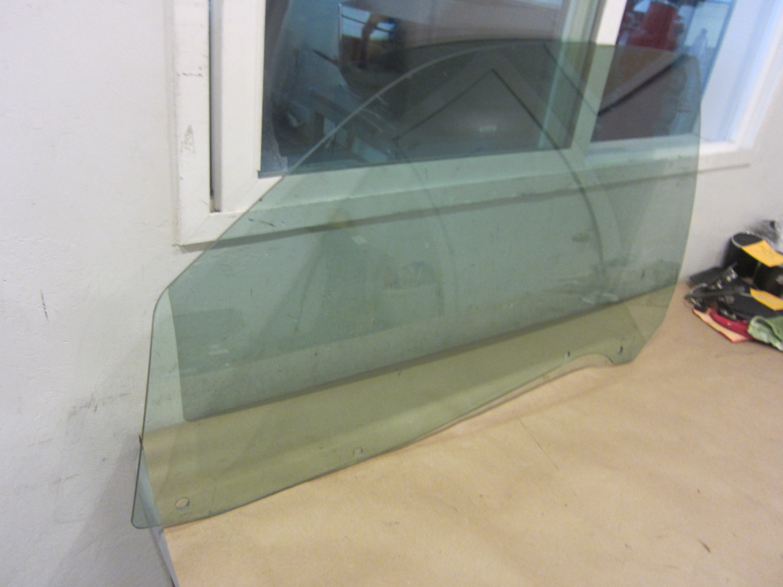 Maserati 3200,4200 - LH Side Door Glass - P/N 387700305