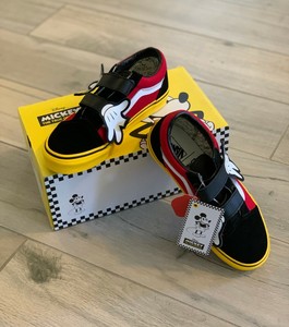 disney x vans old skool v